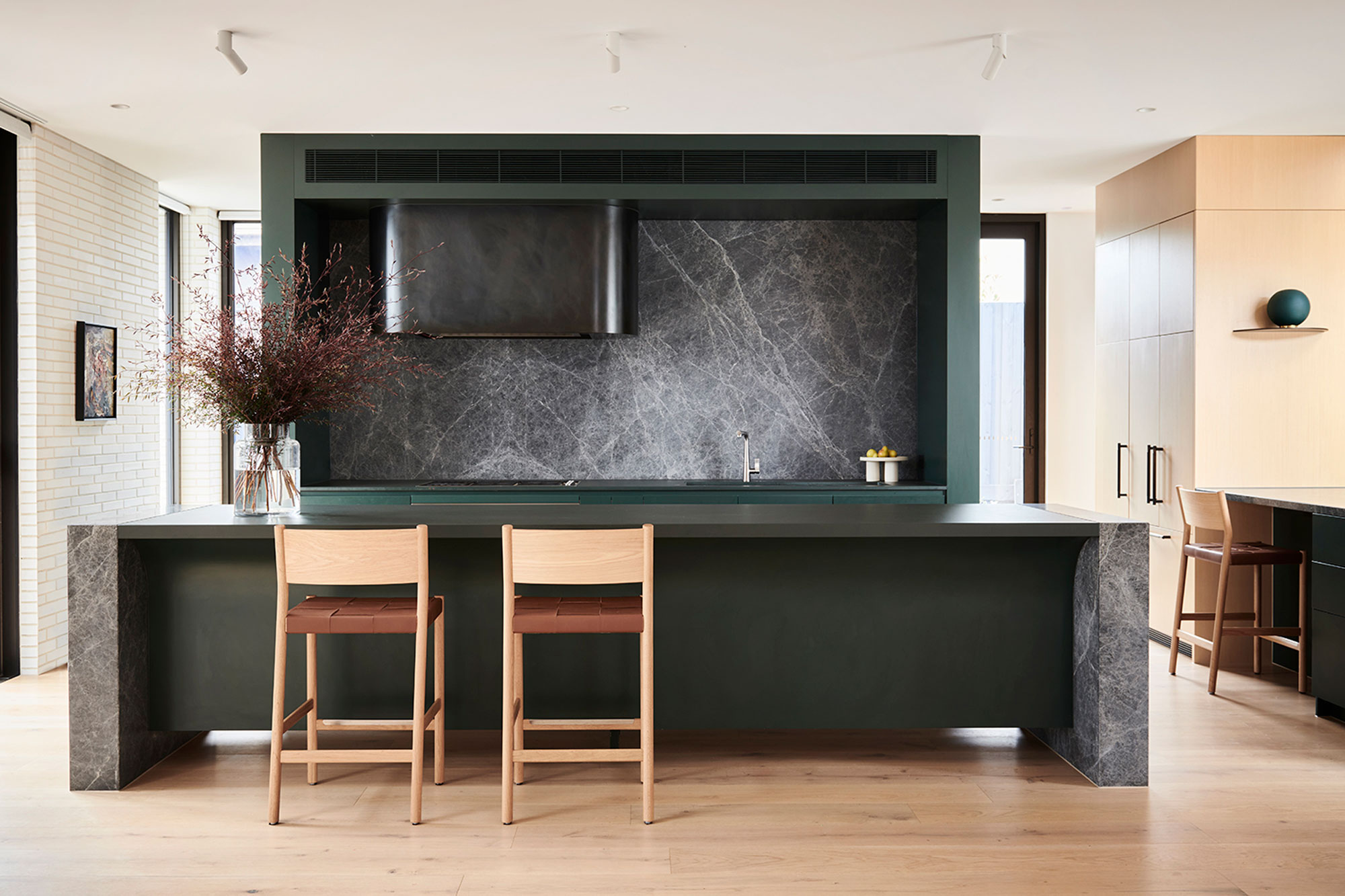 Contemporary Living In Harmony With Nature - Brighton